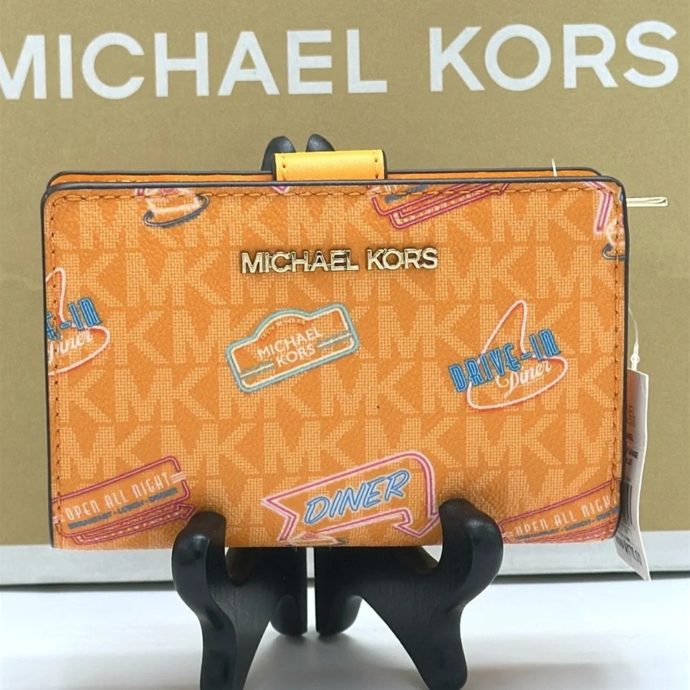 Michael Kors Jet Set Travel Medium Printed Signature Logo Bi-Fold
Pop Orange - Picture 2 of 14